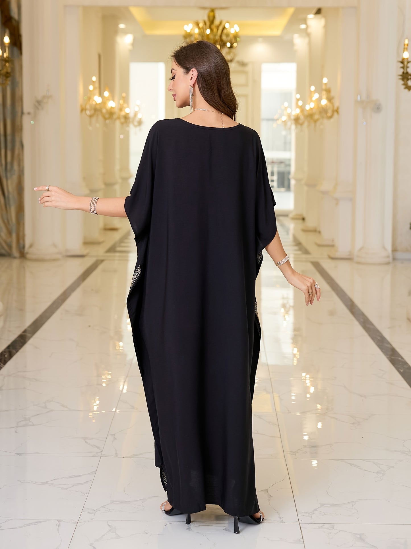 EDOLYNSA Ramadan Flowy Kaftan Gown with a V-Neck, Featuring Vibrant, Batwing Sleeves, Side Slits, And a Chic Design, Perfect for Large Sizes As a Resort Robe Or a Casual And Comfy Beach Cover-Up for Bikinis, Model Q1761.