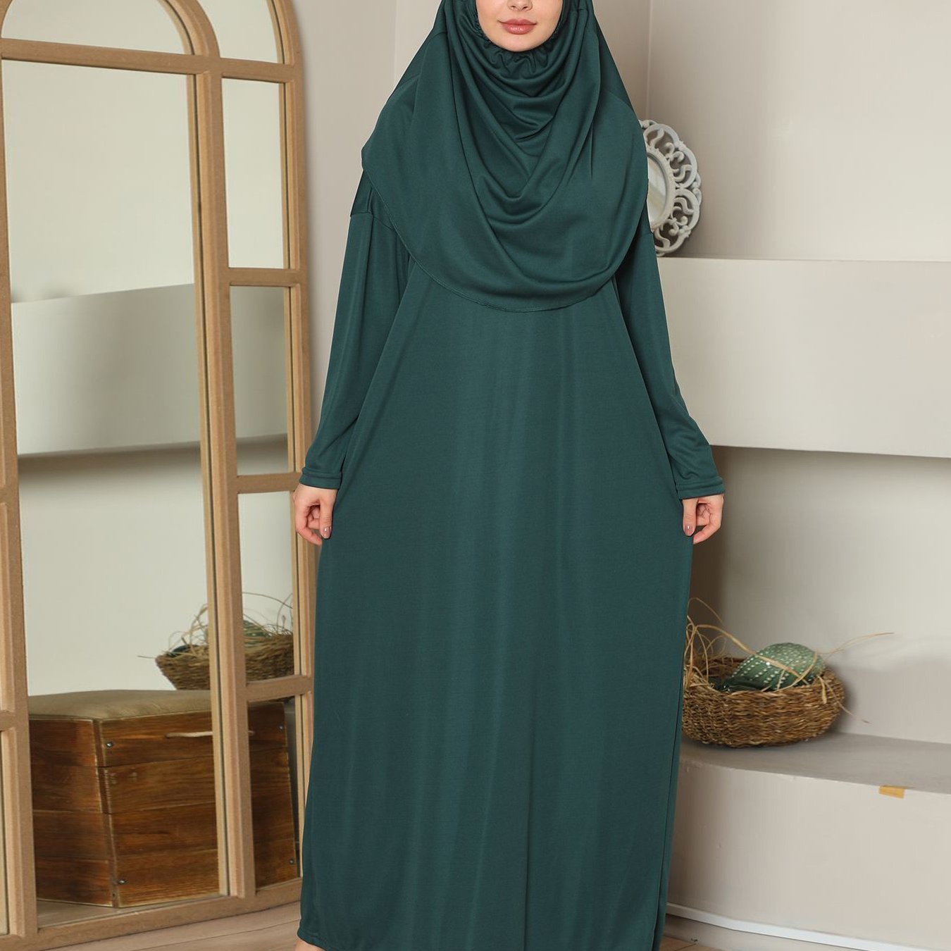 Women's Polyester Arabic Abaya, Solid Color, Long Length, Loose Fit, with Long Regular Sleeves, Slight Stretch, for All-Season Prayer Dresses