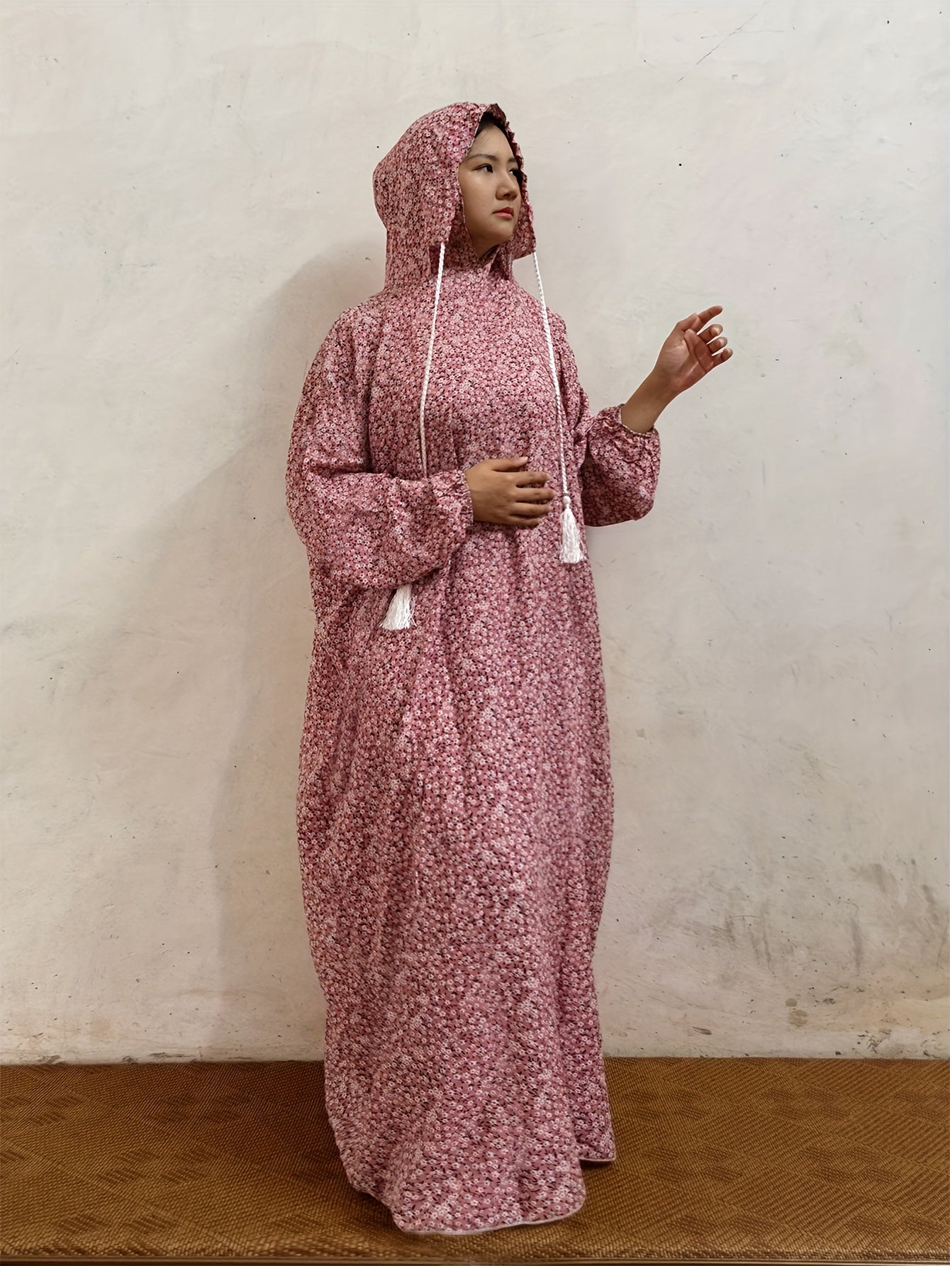 Women's Middle Eastern Eid Prayer Robe - Floral Print Loose-Fit Abaya with Lantern Sleeves & Drawstring Hood, Machine Washable H-Line Traditional Islamic Dress for Eid al-Adha & Daily Wear