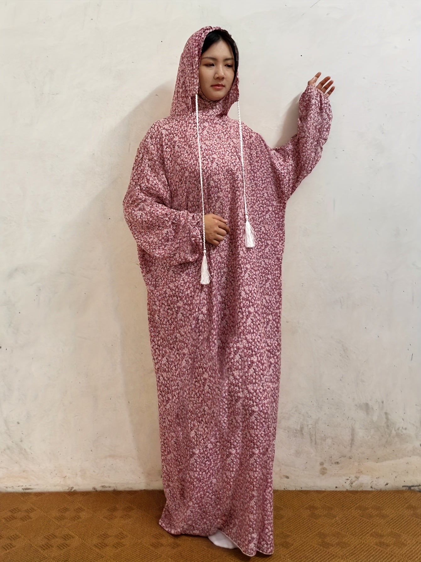 Women's Middle Eastern Eid Prayer Robe - Floral Print Loose-Fit Abaya with Lantern Sleeves & Drawstring Hood, Machine Washable H-Line Traditional Islamic Dress for Eid al-Adha & Daily Wear