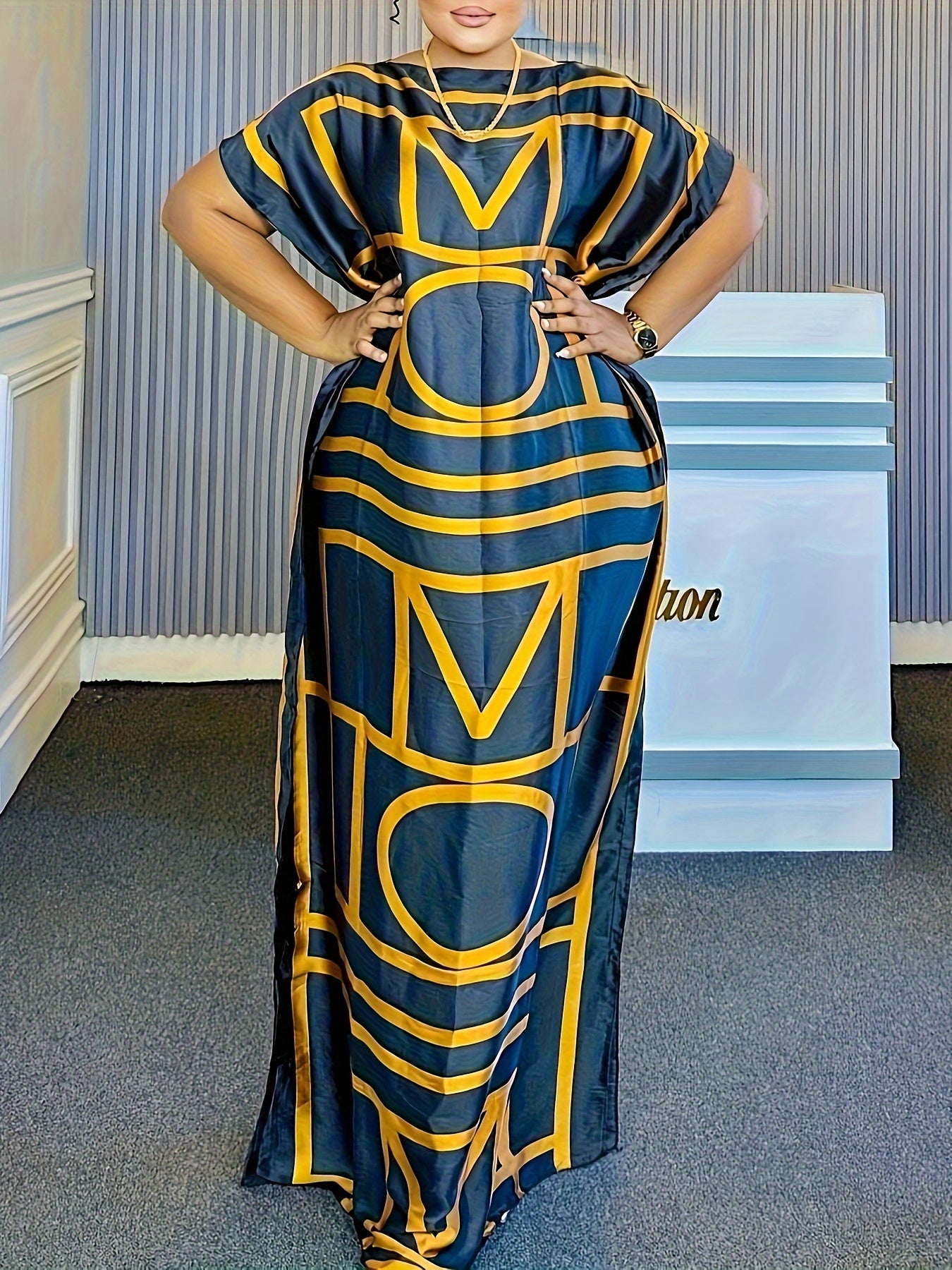 Elegant Plus Size Middle Eastern Kaftan Abaya with Scarf - Vibrant Geometric Floral Design, Soft Non-Stretch Fabric, Perfect for All Seasons, Available in Two Sizes (110g/㎡)