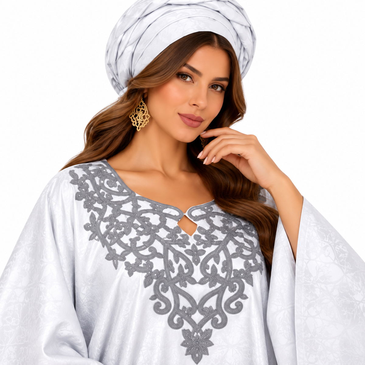 White Silver Embroidered Flowing Baju Kaftan