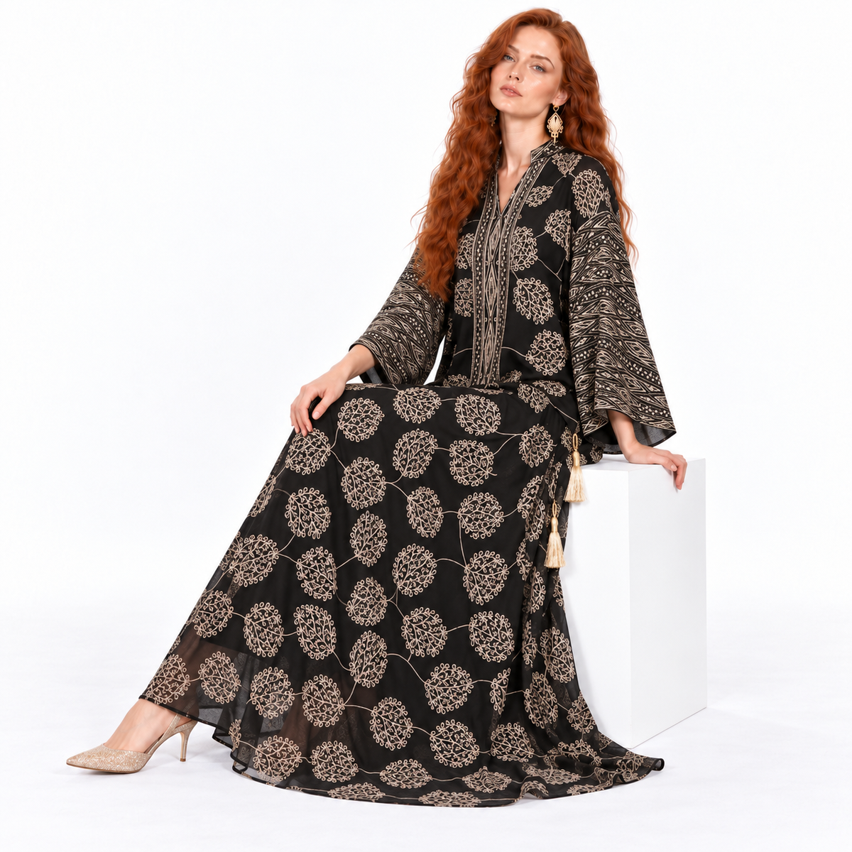 Elegant Black Gold Embroidered Lebaran Kaftan