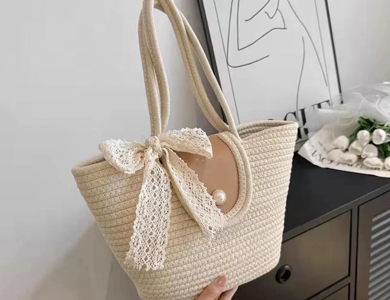 Handbag Women's Straw Basket Handmade Bag Holiday Picnic Spring Trip Photo Beach Bag Single Shoulder Woven Small Bag Elegant Lady