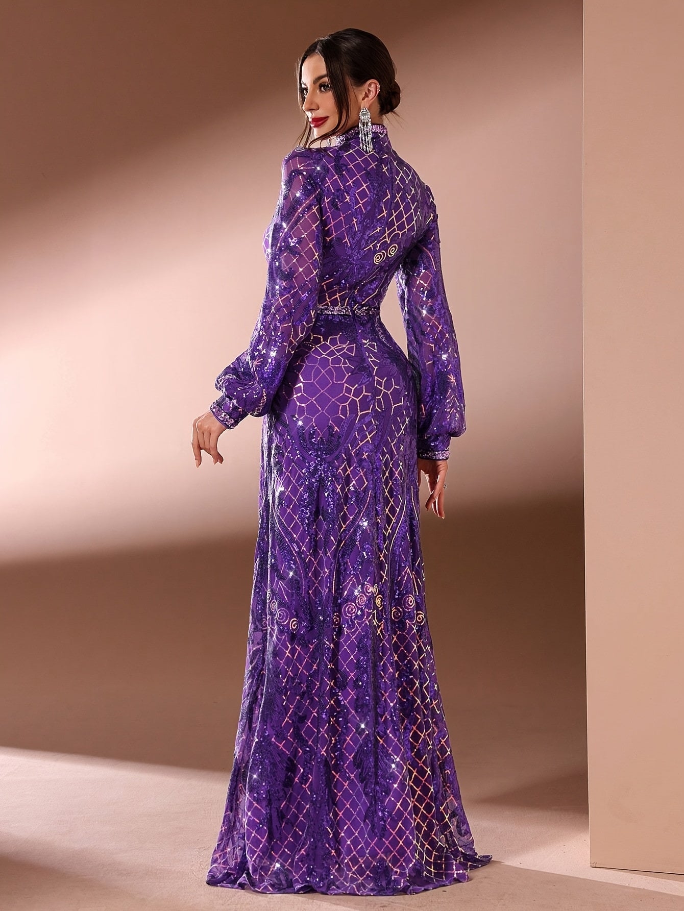 Elegant Women's Long Arabian Abaya Gown - V-Neck with Sequin Detail, Long Sleeves, High-Low Hem, Zipper Closure, Perfect for Formal Events, Birthdays, and Banquets, Banquet Attire, Striped Texture, Intricate Design