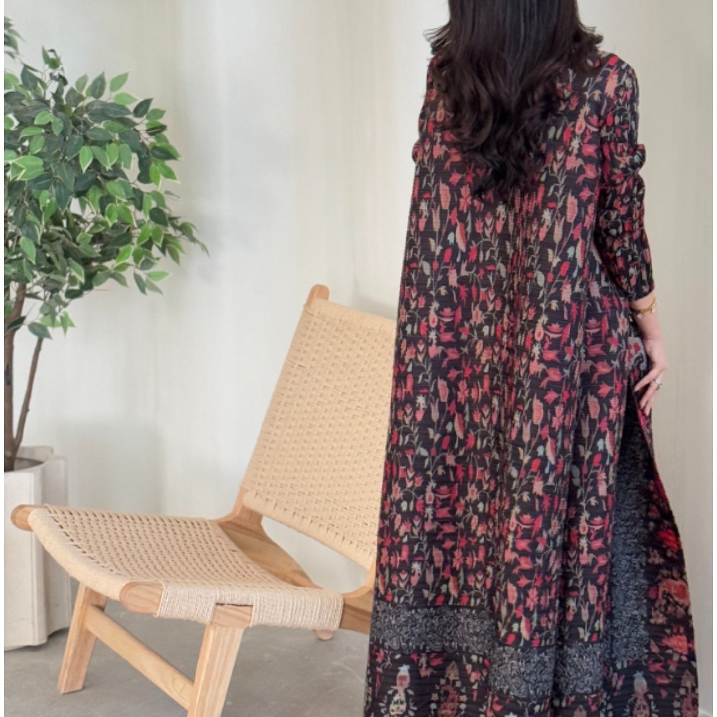 2025 Eid Al-Adha Ready - Stylish Black & Red Floral Print Abaya with Geometric Pattern, Long Sleeve Kaftan Dress for Women, Minimalist Belt Detail, Perfect for Hijabi Fashion