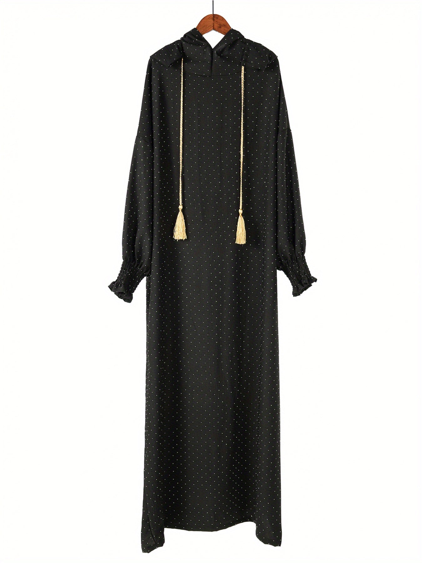 A Star-Shaped, Diamond-Embellished Hooded Robe for Muslim Women, Featuring a Trendy Drawstring Design. Crafted from Fiber, It Can Be Worn in Two Ways And Is a Favored Traditional Garment in The Arab Middle East